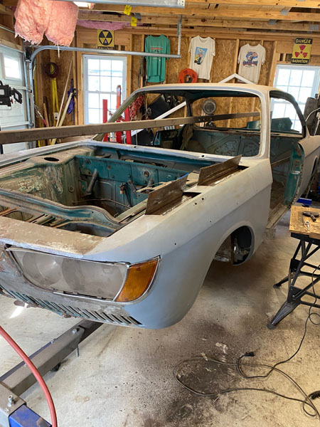 1966-bmw-2000c-restoration-treating-upper-fender-hidden-areas